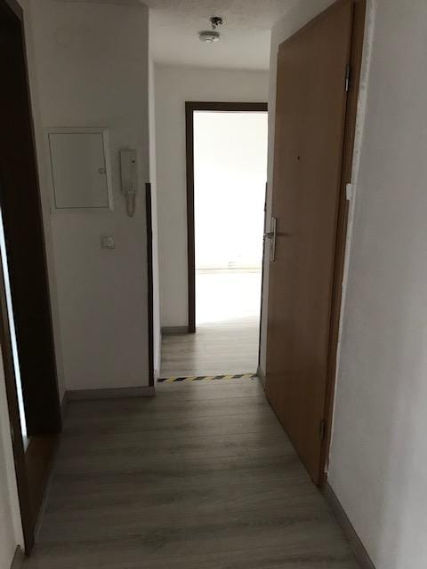 Flur, Blick von Wohnzimmer - Hagen 17 mit Einbauküche